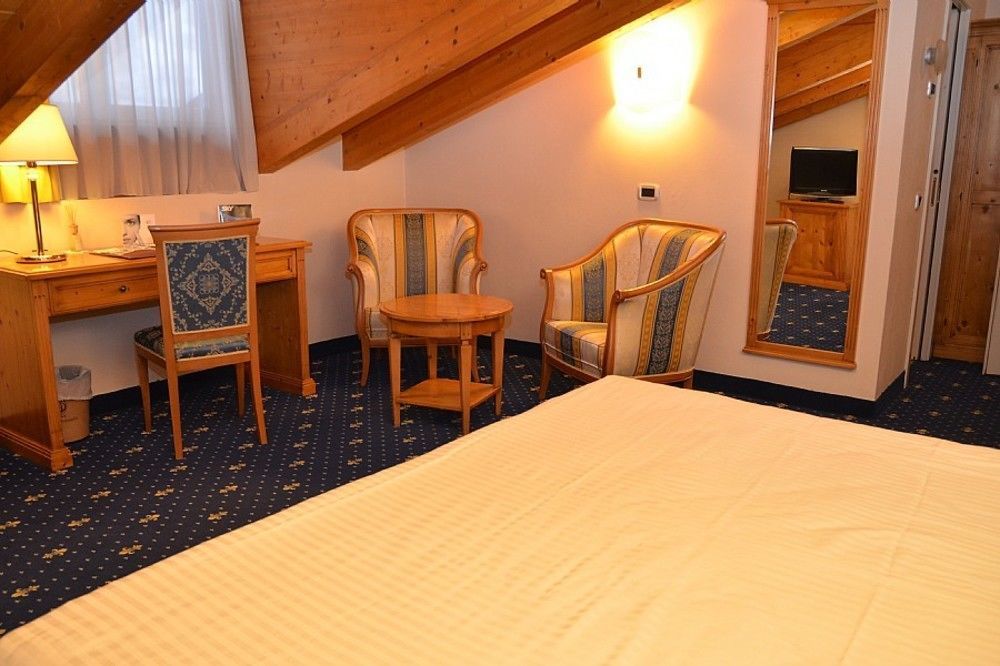 Hotel Dolomiti Moena Exteriör bild